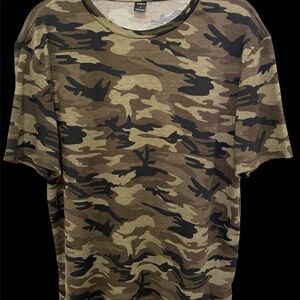 SHEIN Camo Tee-Shirt NWOT